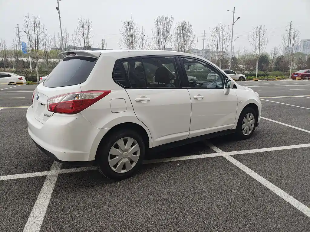 Datsun Dongfeng Nissan Qichen R50 2015 1.6L Automatic Fashion Edition 2016 - thumbnail 6