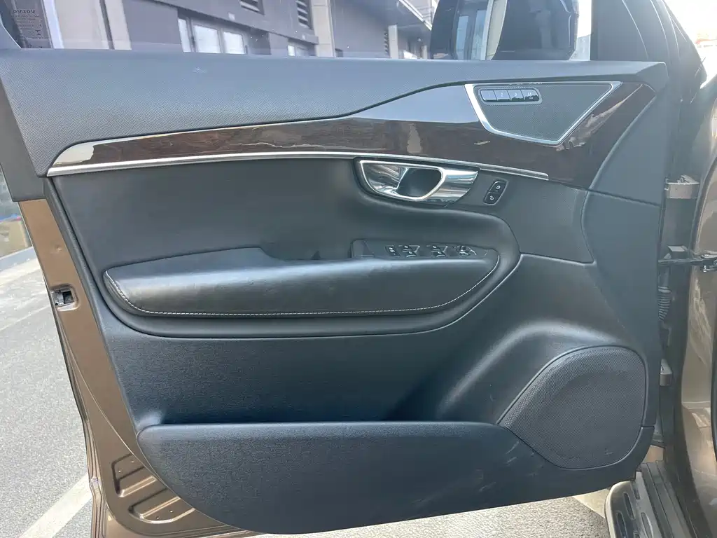 Volvo Volvo XC90 2015 T6 Momentum 5-seater 2016 - thumbnail 19