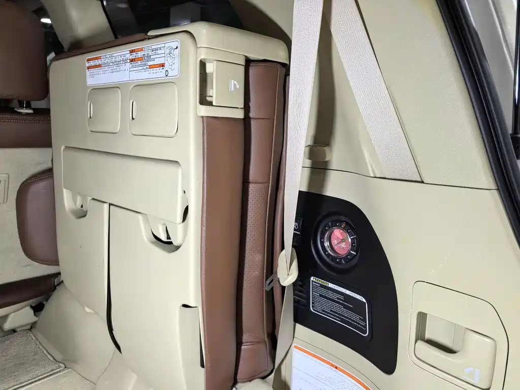 Toyota Land Cruiser (Imported) 2016 Model 4.0L Middle East Version 2017 - thumbnail 14