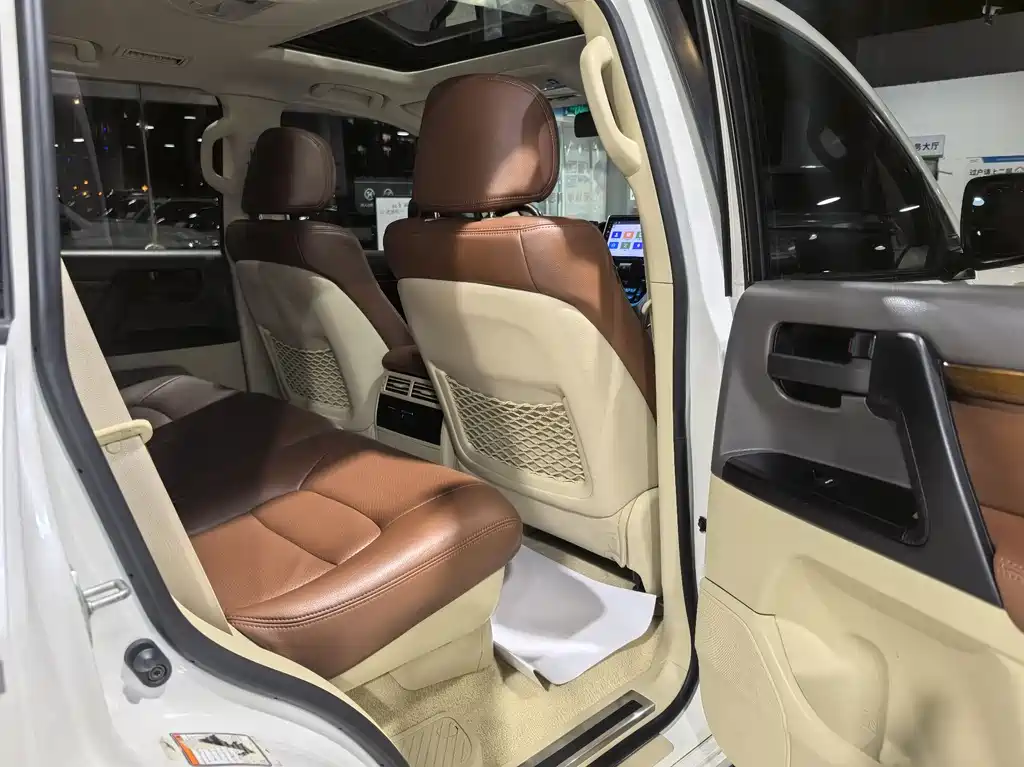 Toyota Land Cruiser (Imported) 2016 Model 4.0L Middle East Version 2017 - thumbnail 17
