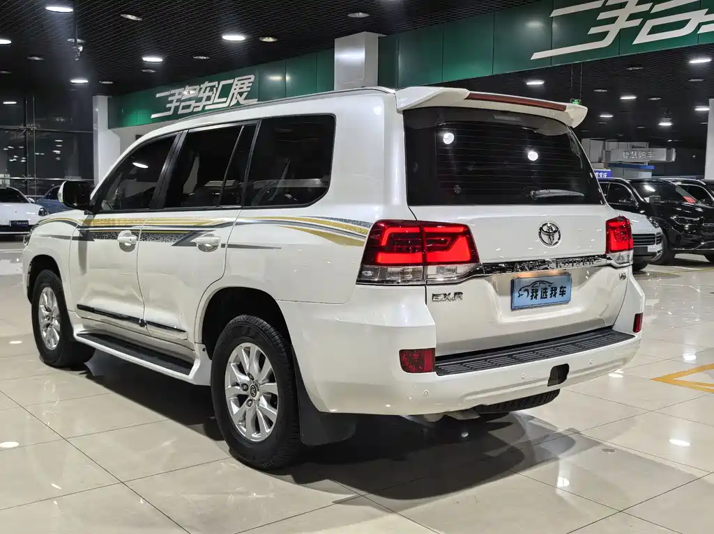 Toyota Land Cruiser (Imported) 2016 Model 4.0L Middle East Version 2017 - thumbnail 21