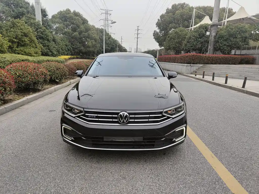 Volkswagen Volkswagen Magotan GTE Plug-in Hybrid 2022 GTE Luxury Edition 2022 - thumbnail 2