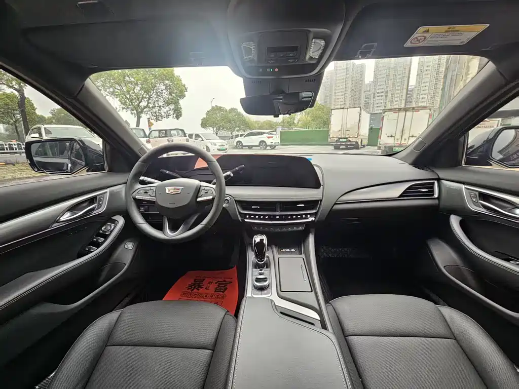 Cadillac Cadillac CT5 2024 28T Luxury 2024 - thumbnail 5