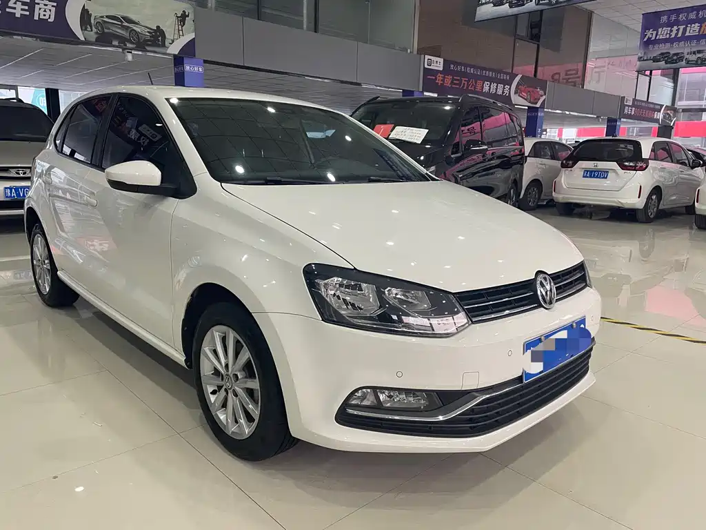 Volkswagen Volkswagen Polo 2014 1.4L Automatic Luxury Edition 2014 - thumbnail 3