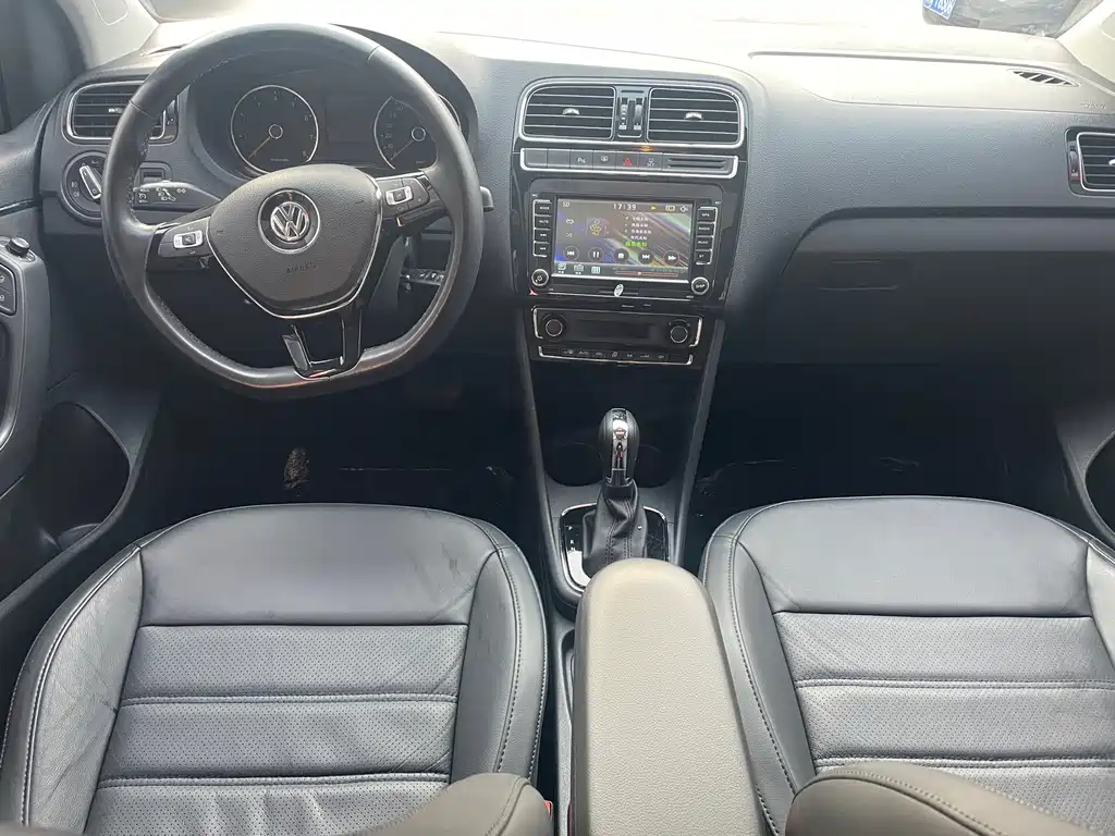 Volkswagen Volkswagen Polo 2014 1.4L Automatic Luxury Edition 2014 - thumbnail 5