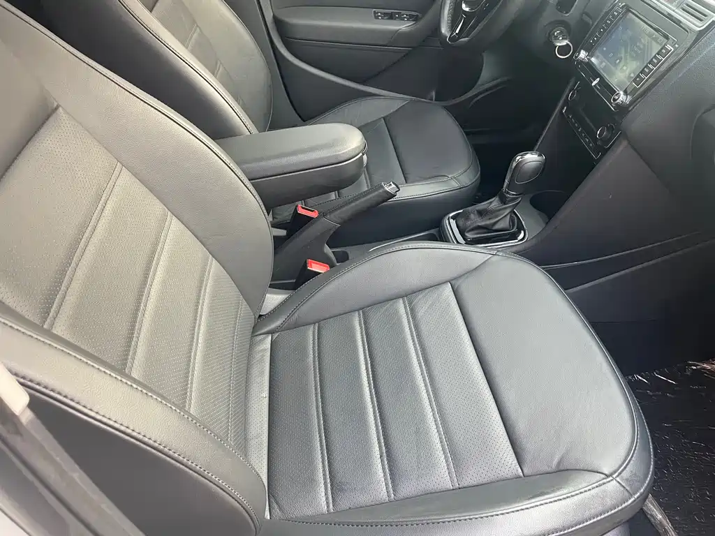 Volkswagen Volkswagen Polo 2014 1.4L Automatic Luxury Edition 2014 - thumbnail 6