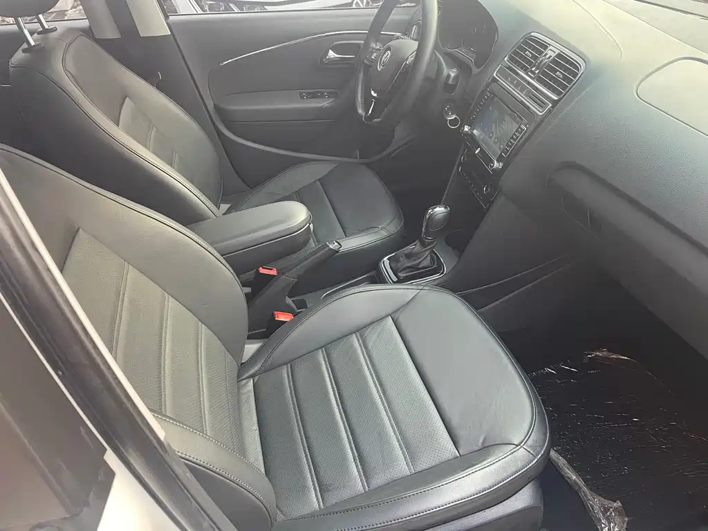 Volkswagen Volkswagen Polo 2014 1.4L Automatic Luxury Edition 2014 - thumbnail 11