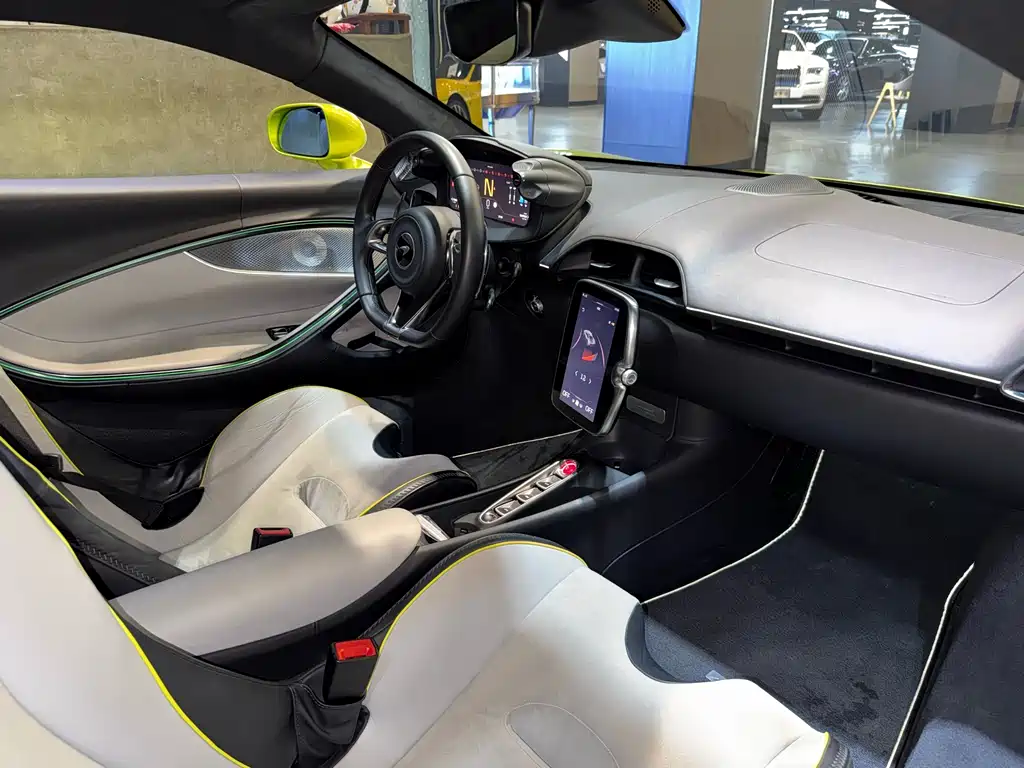 McLaren McLaren Artura 2023 3.0T Hybrid Standard 2023 - thumbnail 22
