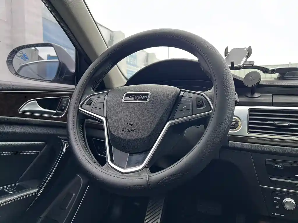 Zotye Zotye Z700 2016 1.8T DCT Premium Edition 2017 - thumbnail 12