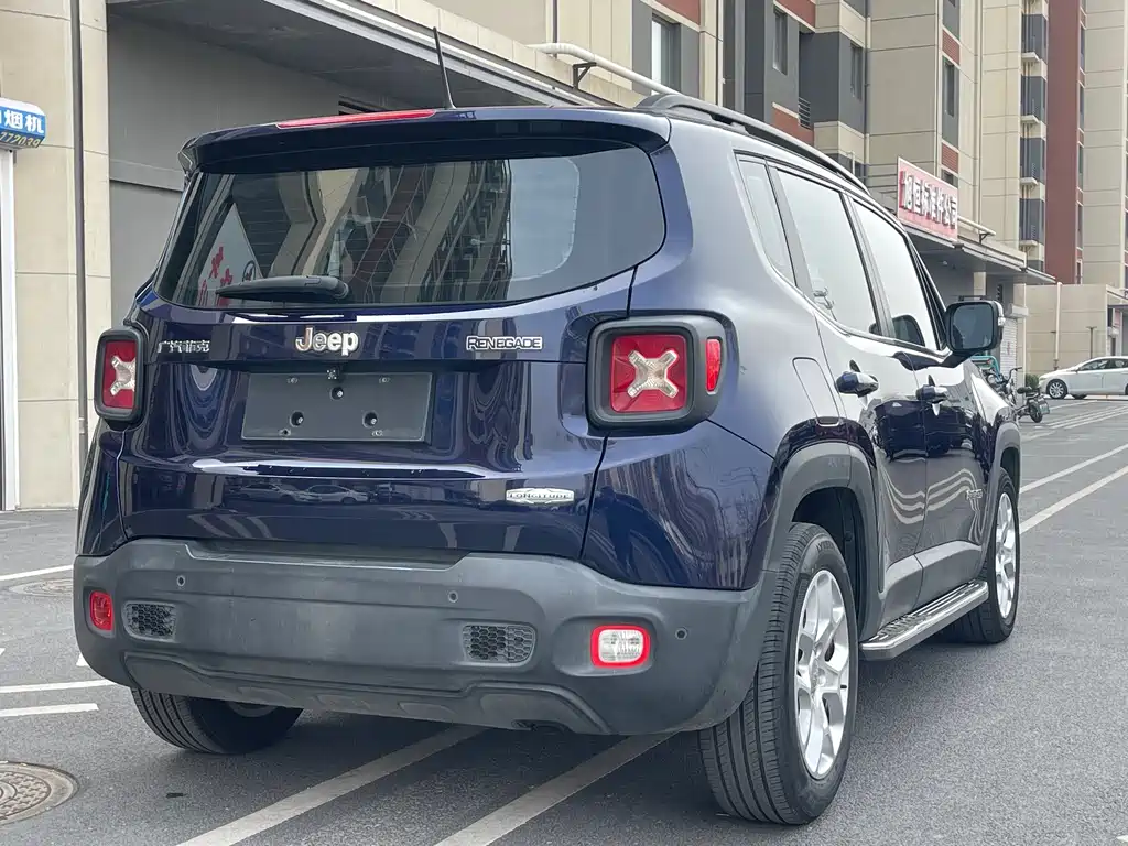 Jeep Jeep Cherokee 2018 Model Internet Big Screen Edition 180T Automatic High Performance Version 2018 - thumbnail 5