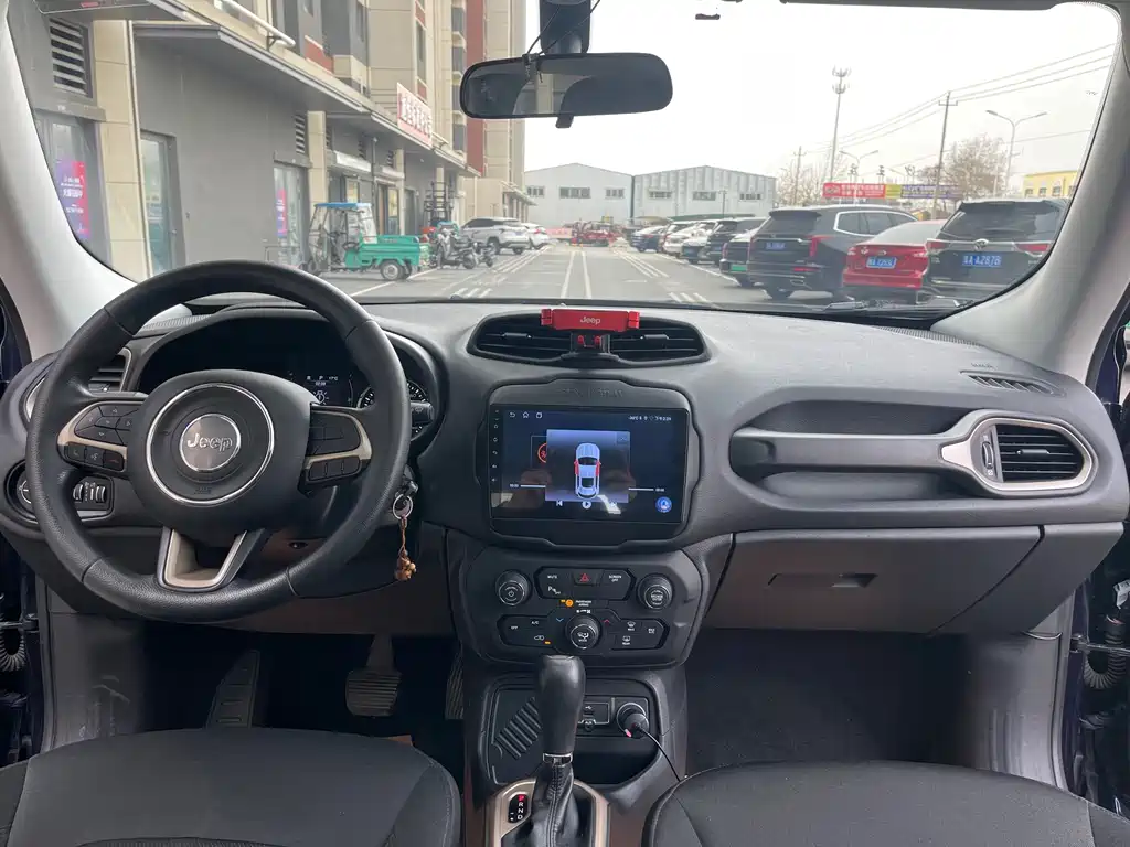 Jeep Jeep Cherokee 2018 Model Internet Big Screen Edition 180T Automatic High Performance Version 2018 - thumbnail 8
