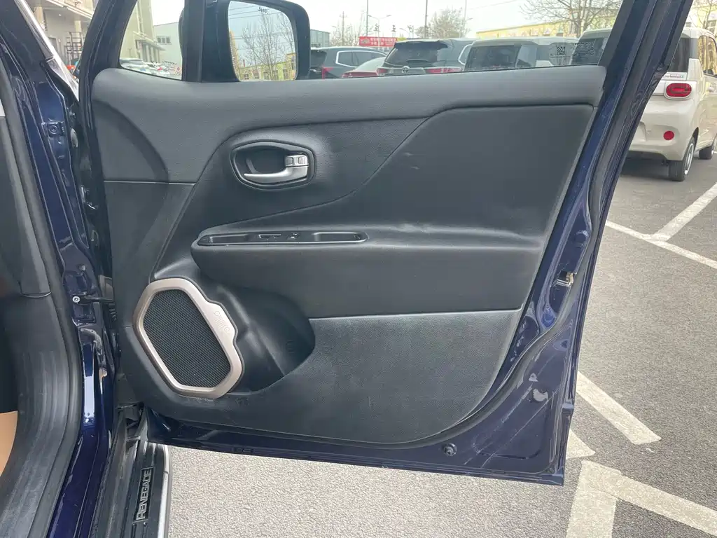 Jeep Jeep Cherokee 2018 Model Internet Big Screen Edition 180T Automatic High Performance Version 2018 - thumbnail 20