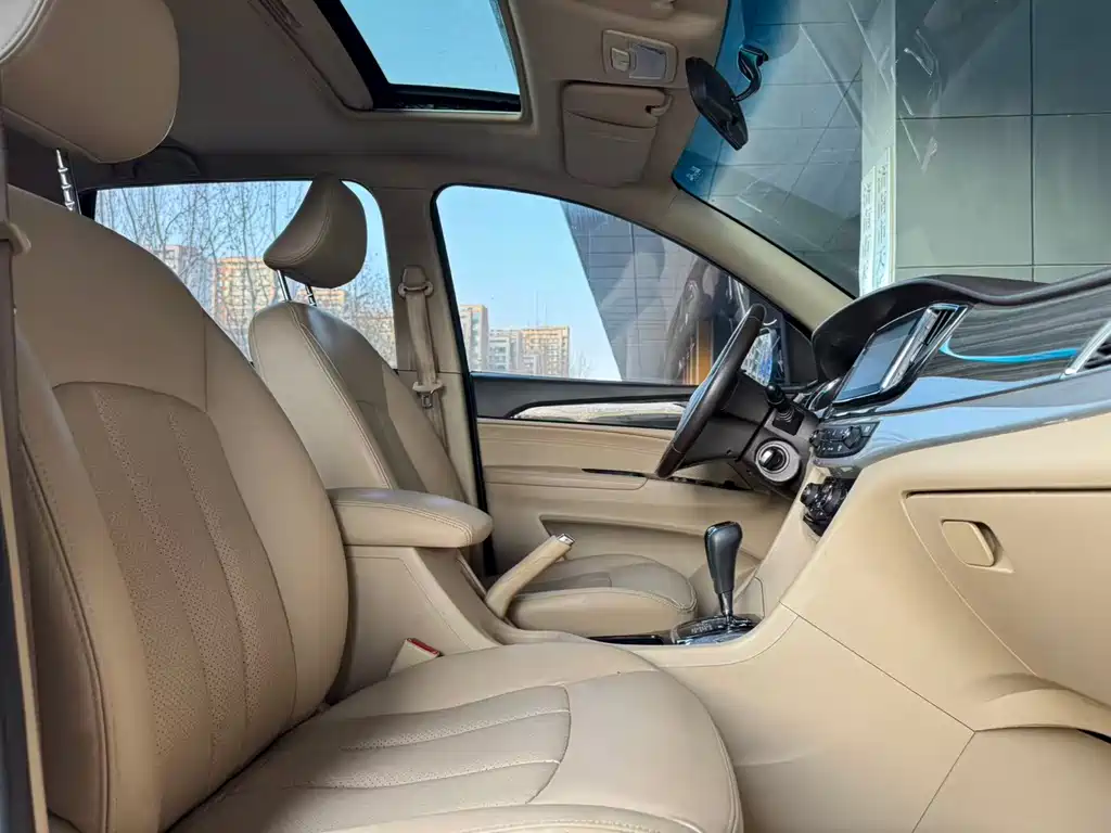 Baojun Baojun 730 2017 1.8L iAMT Luxury 7-seater 2017 - thumbnail 12