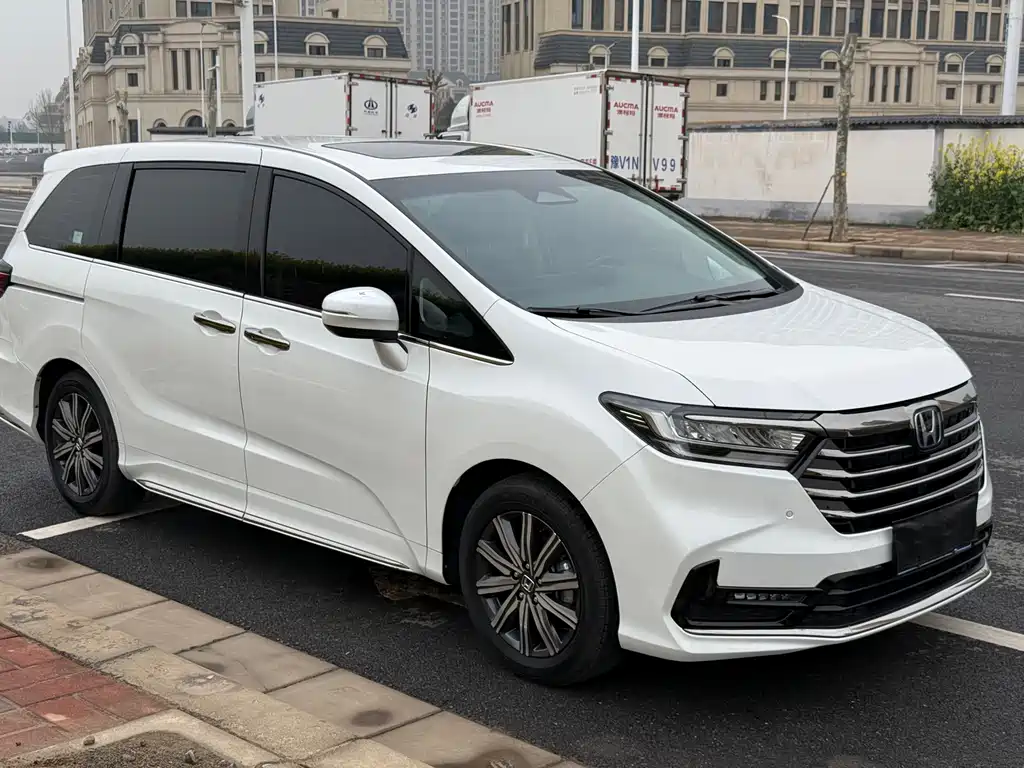 Honda Honda Odyssey 2024 2.0L e:HEV Elite Executive Edition 2023 - thumbnail 3