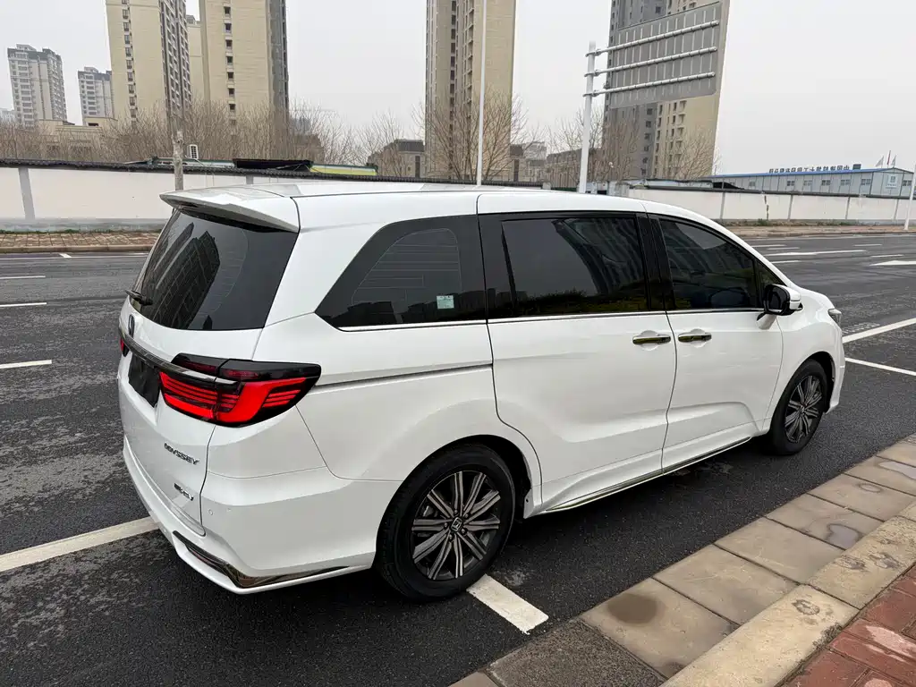 Honda Honda Odyssey 2024 2.0L e:HEV Elite Executive Edition 2023 - thumbnail 11