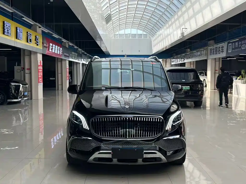 Mercedes-Benz Vito 2021 2.0T Elite 7-seater 2023 - thumbnail 2