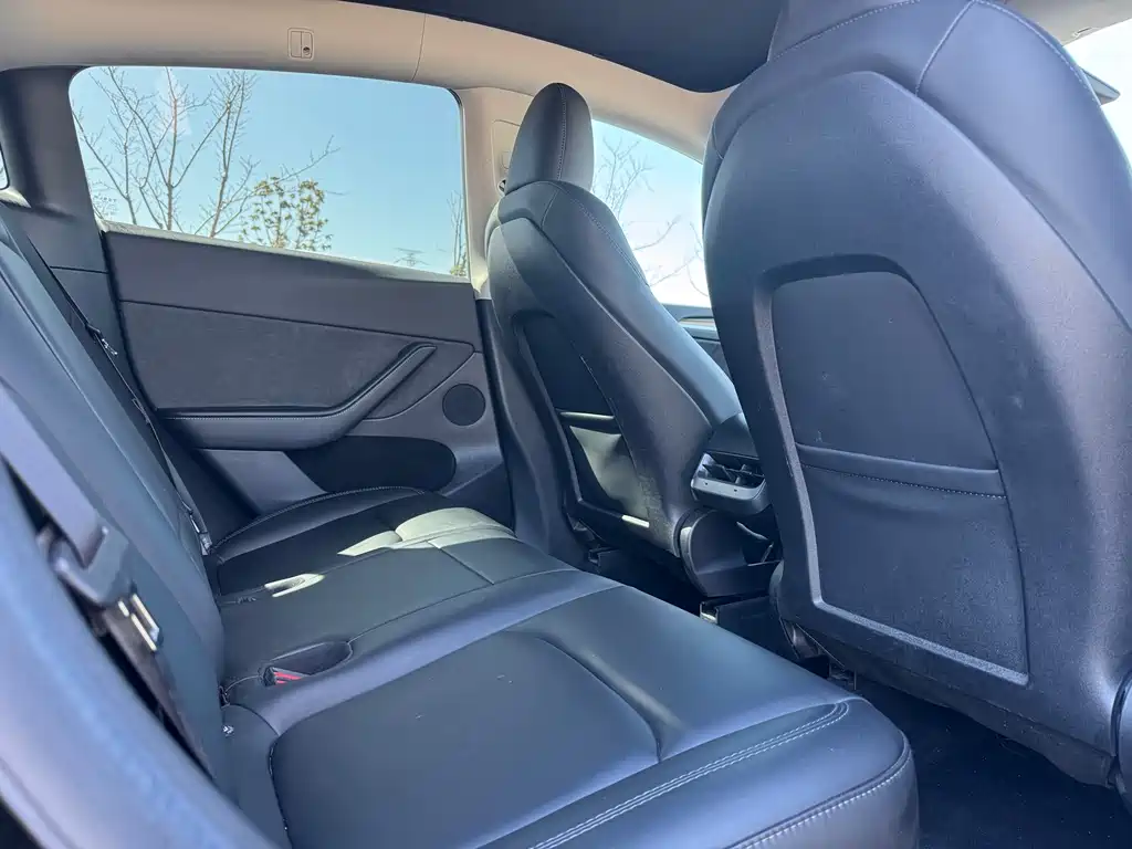 Tesla Model Y 2022 Rear-Wheel Drive 2023 - thumbnail 9
