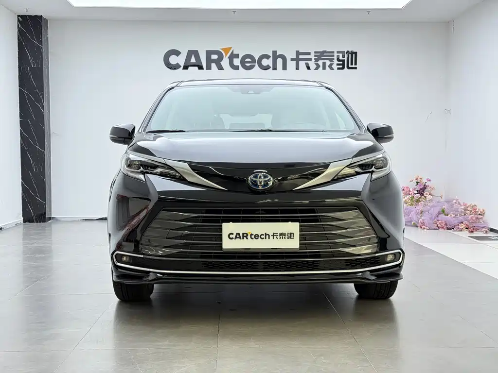 Toyota Toyota Sienna 2023 2.5L Hybrid Luxury Edition 2024 - thumbnail 2