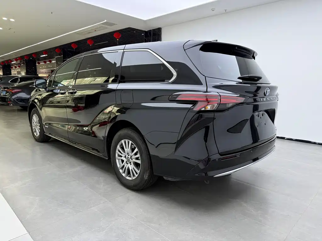 Toyota Toyota Sienna 2023 2.5L Hybrid Luxury Edition 2024 - thumbnail 4