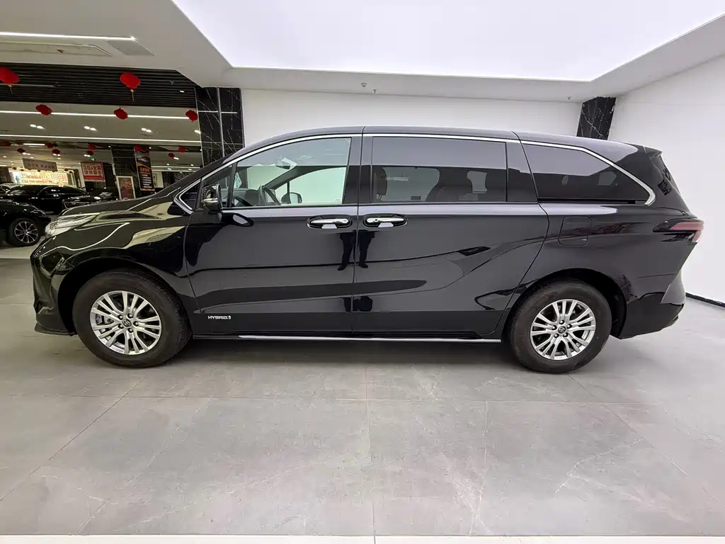 Toyota Toyota Sienna 2023 2.5L Hybrid Luxury Edition 2024 - thumbnail 5