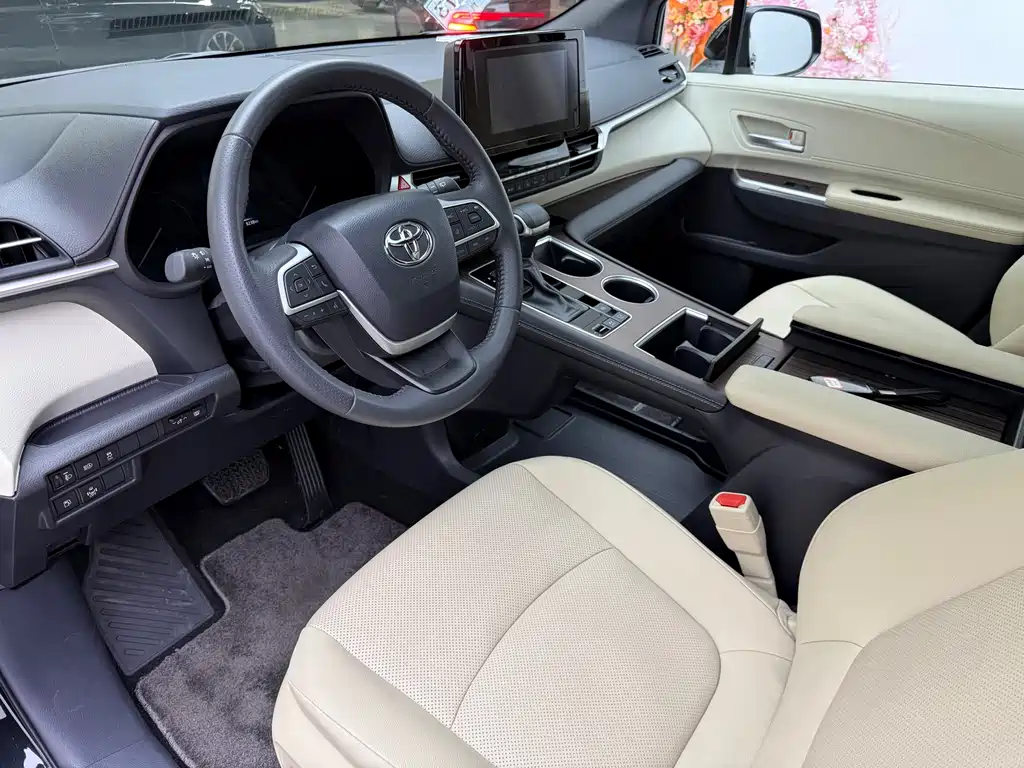 Toyota Toyota Sienna 2023 2.5L Hybrid Luxury Edition 2024 - thumbnail 12