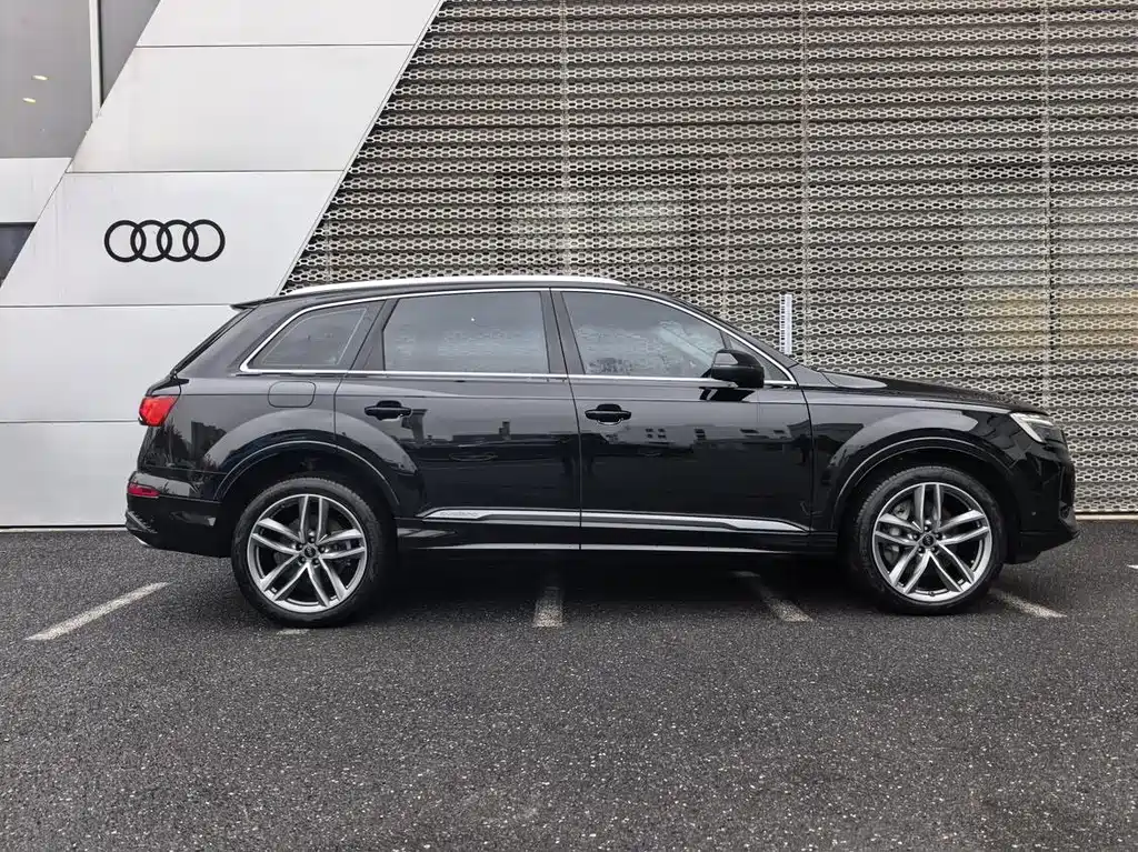 Audi Audi Q7 2025 55 TFSI quattro S line Sport 2025 - thumbnail 3
