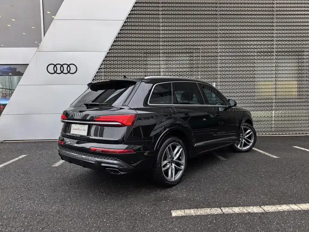 Audi Audi Q7 2025 55 TFSI quattro S line Sport 2025 - thumbnail 4