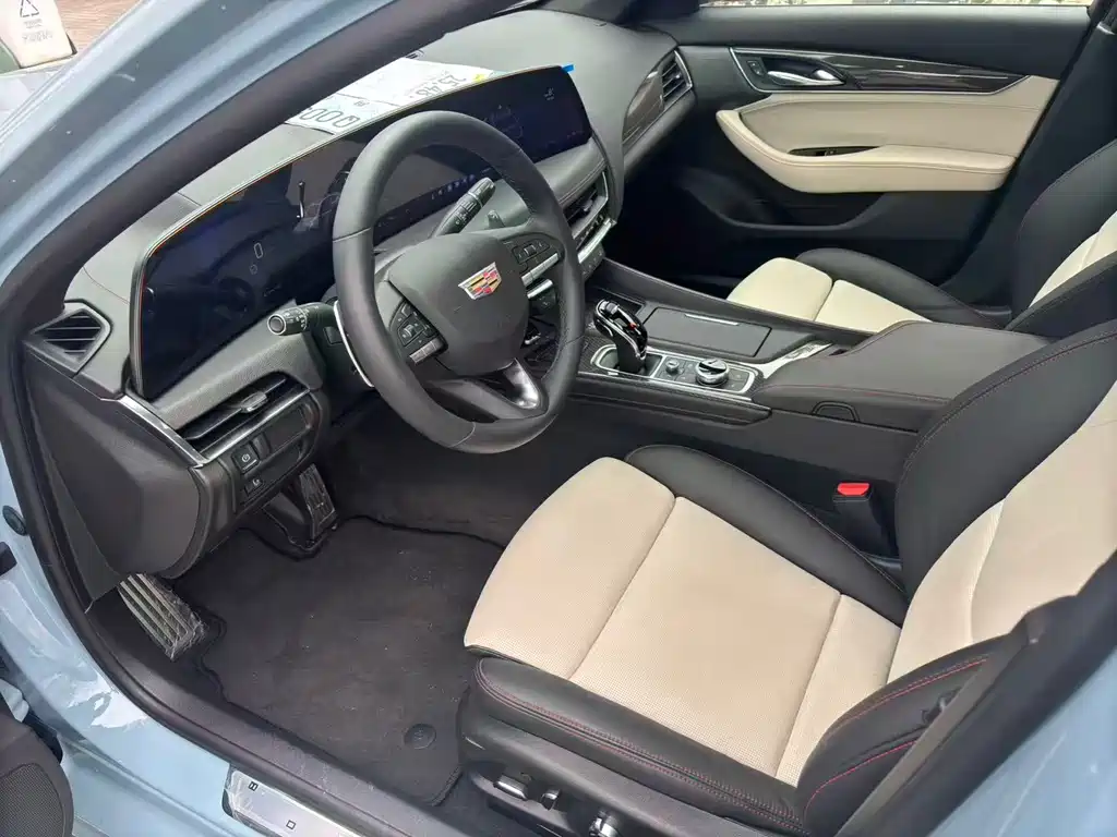Cadillac Cadillac CT5 2025 28T Track Performance Edition + Ultimate Track Package 2025 - thumbnail 4