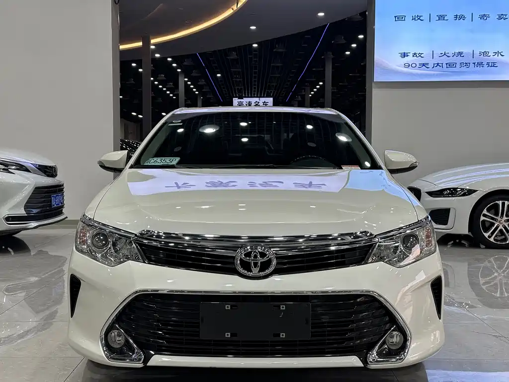 Toyota Toyota Camry 2016 2.0G 10th Anniversary Commemorative Leading Edition 2017 - thumbnail 2