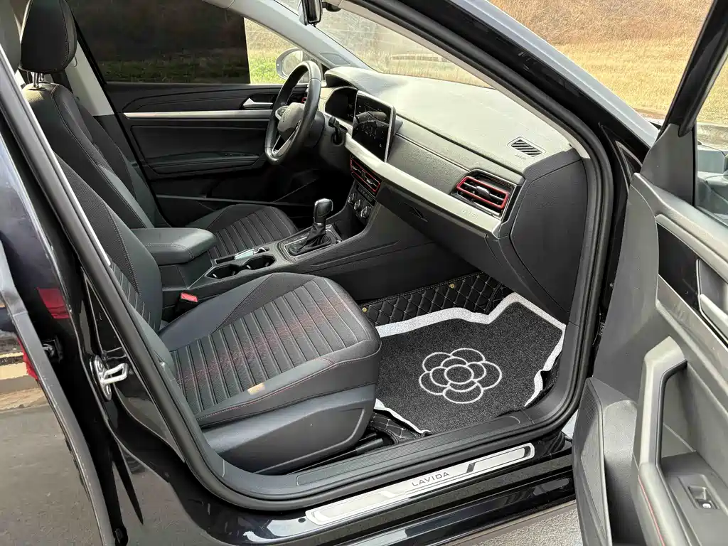 Volkswagen Lavida 2023 280TSI DSG Starry Sky Full Edition 2022 - thumbnail 17