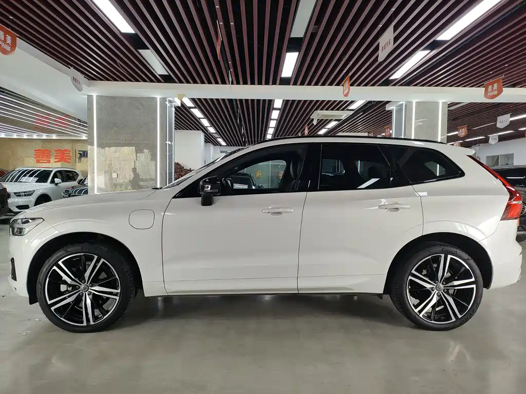Volvo Volvo XC60 Plug-in Hybrid 2021 T8 E-Drive Intelligent Sport Edition 2020 - thumbnail 4