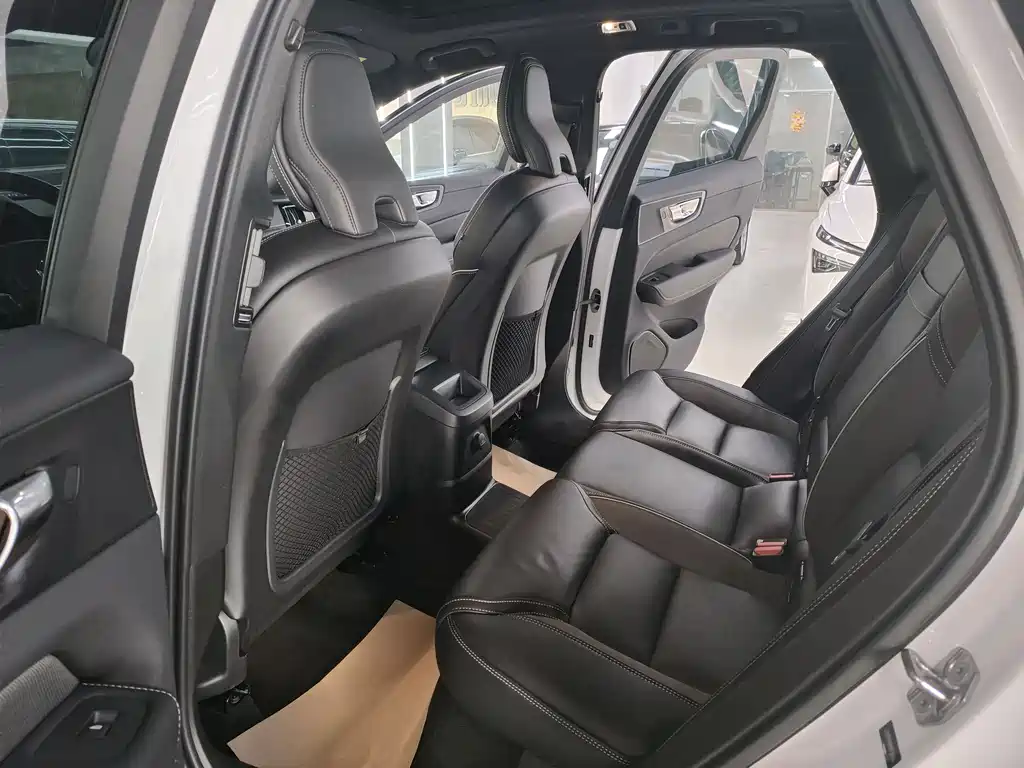 Volvo Volvo XC60 Plug-in Hybrid 2021 T8 E-Drive Intelligent Sport Edition 2020 - thumbnail 7