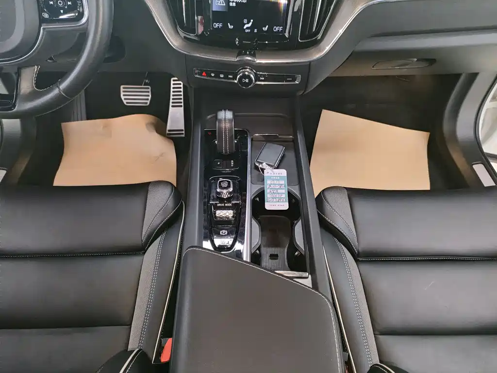 Volvo Volvo XC60 Plug-in Hybrid 2021 T8 E-Drive Intelligent Sport Edition 2020 - thumbnail 12