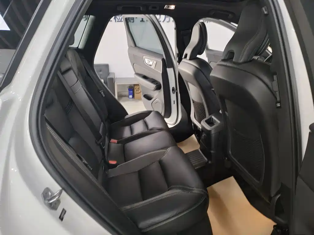 Volvo Volvo XC60 Plug-in Hybrid 2021 T8 E-Drive Intelligent Sport Edition 2020 - thumbnail 15