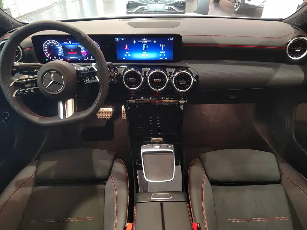 Mercedes-Benz Mercedes-Benz CLA 200 2024 Model Imported 2026 - thumbnail 5