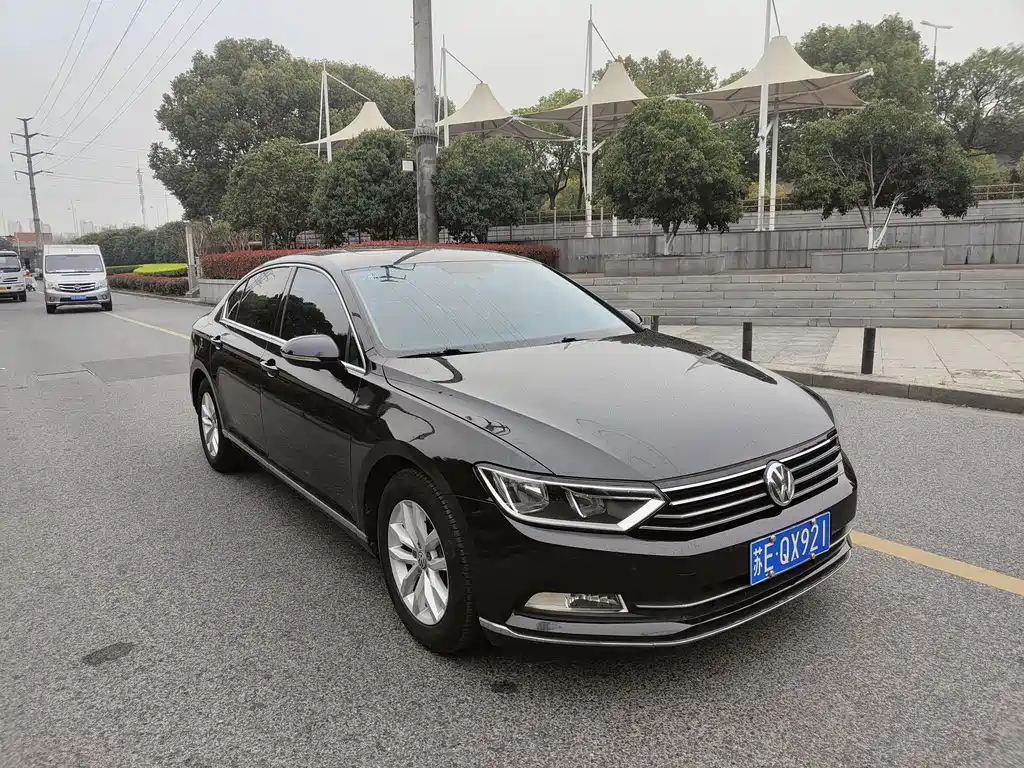 Volkswagen Magotan 2019 280TSI DSG Comfort Model VI 2019 - thumbnail 3
