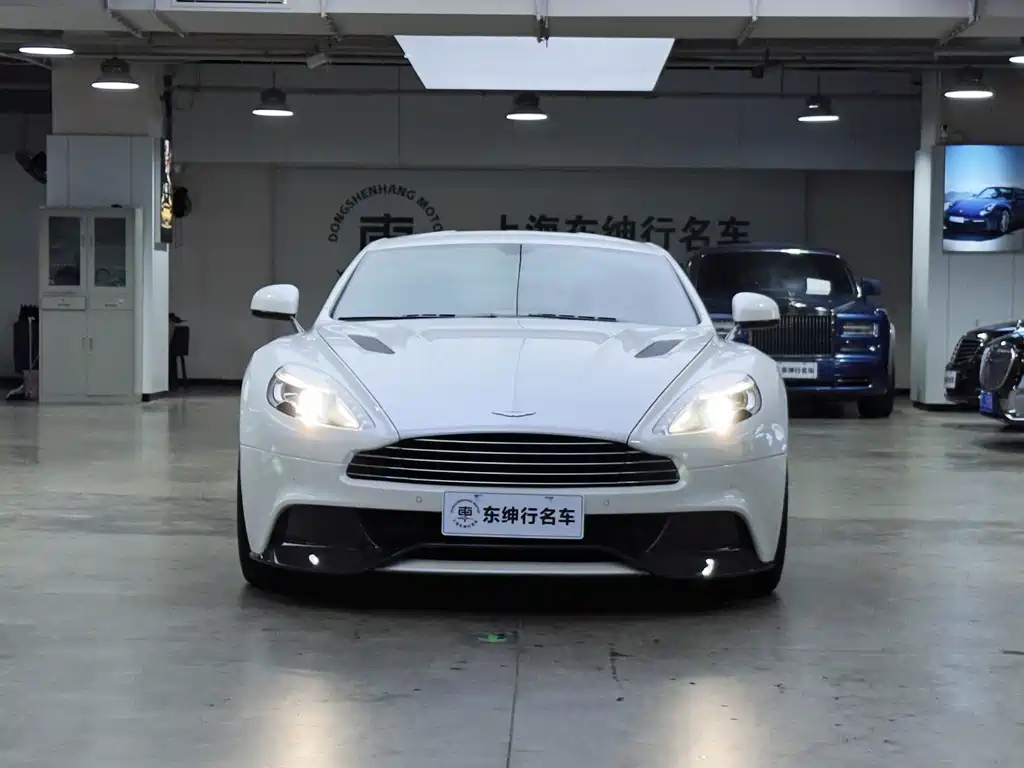 Aston Martin Aston Martin Vanquish 2013 6.0L Standard 2016 - thumbnail 2
