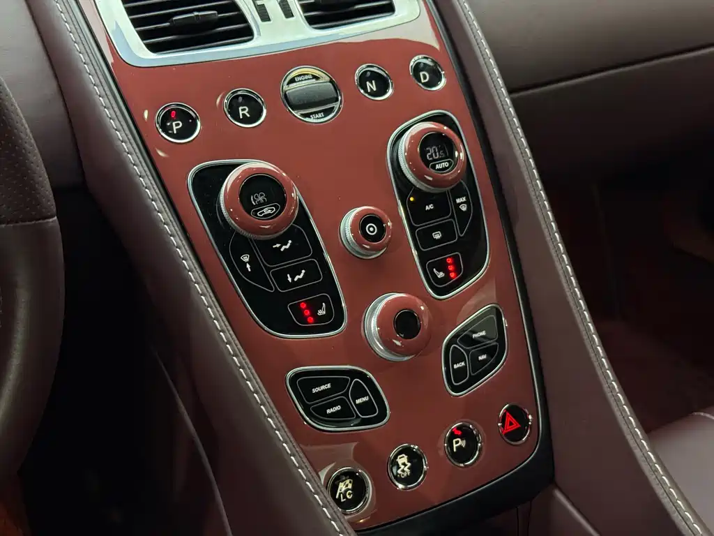 Aston Martin Aston Martin Vanquish 2013 6.0L Standard 2016 - thumbnail 11