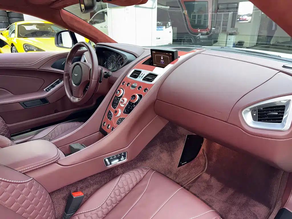 Aston Martin Aston Martin Vanquish 2013 6.0L Standard 2016 - thumbnail 15