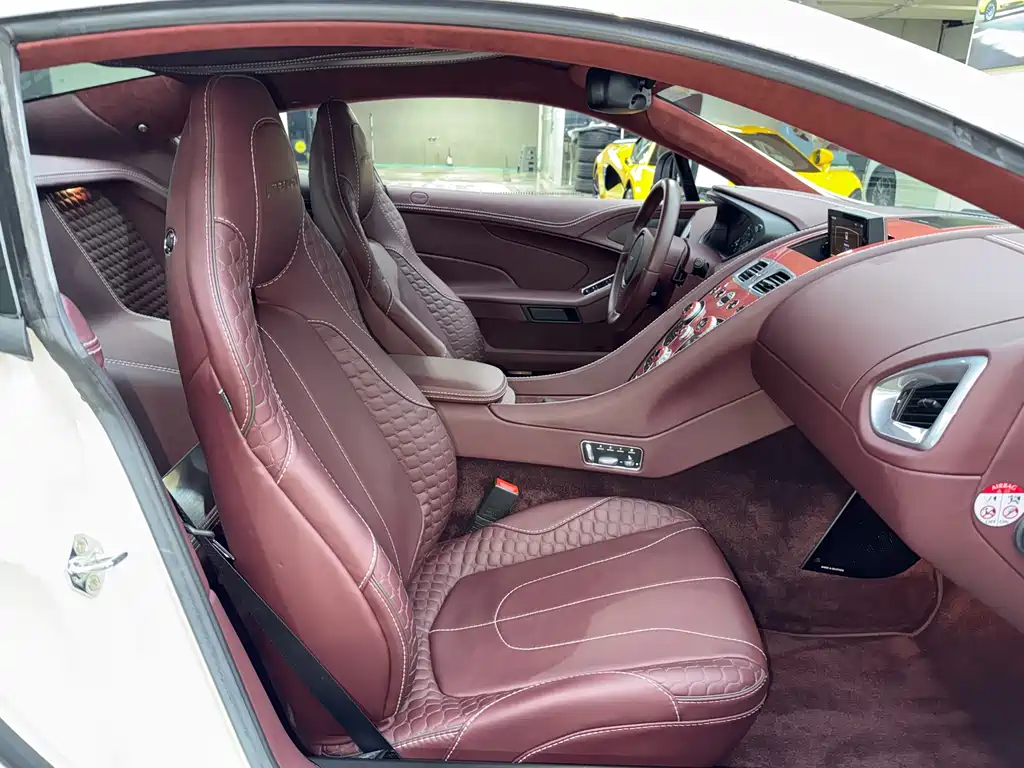Aston Martin Aston Martin Vanquish 2013 6.0L Standard 2016 - thumbnail 17