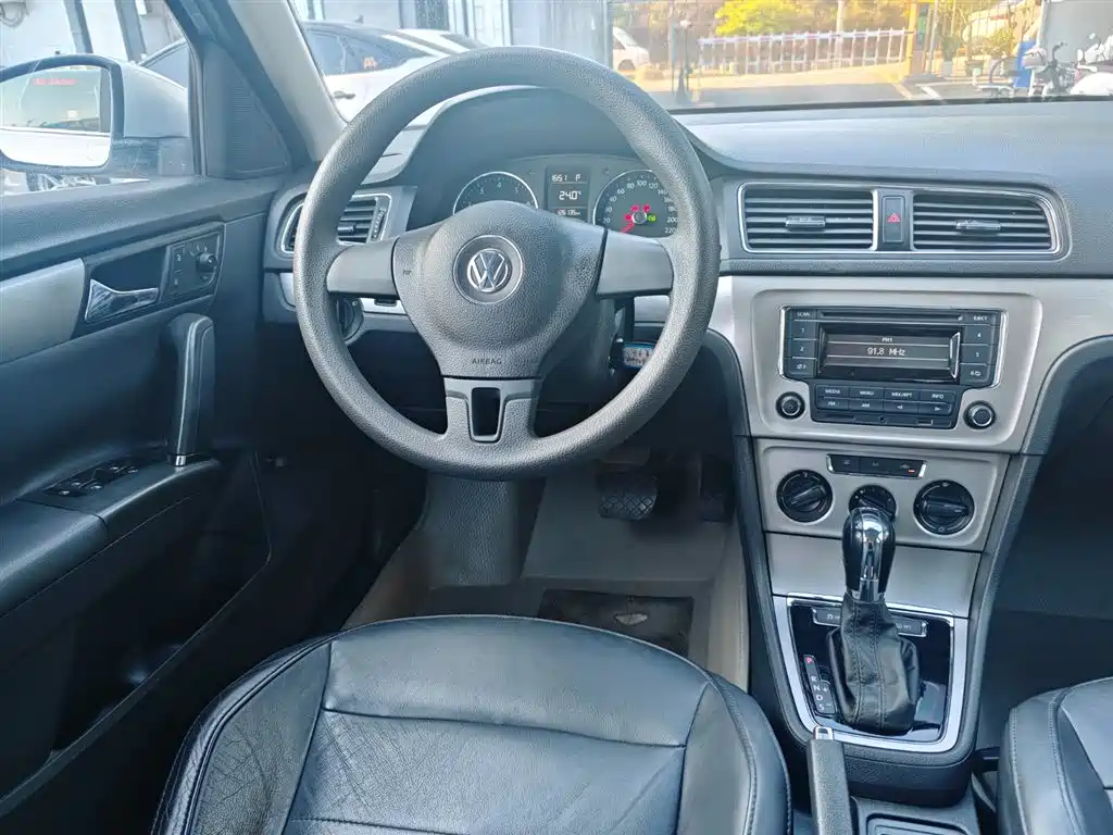 Volkswagen Volkswagen Lavida 2013 1.4TSI DSG Comfort Edition 2013 - thumbnail 9