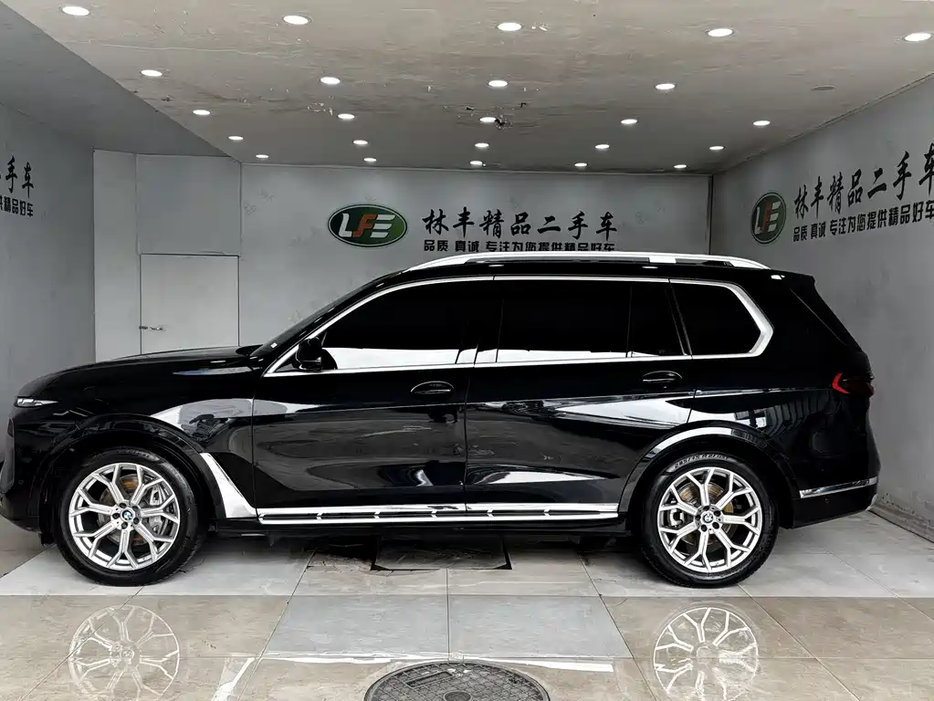 BMW BMW X7 xDrive40i Luxury Package 2023 - thumbnail 4