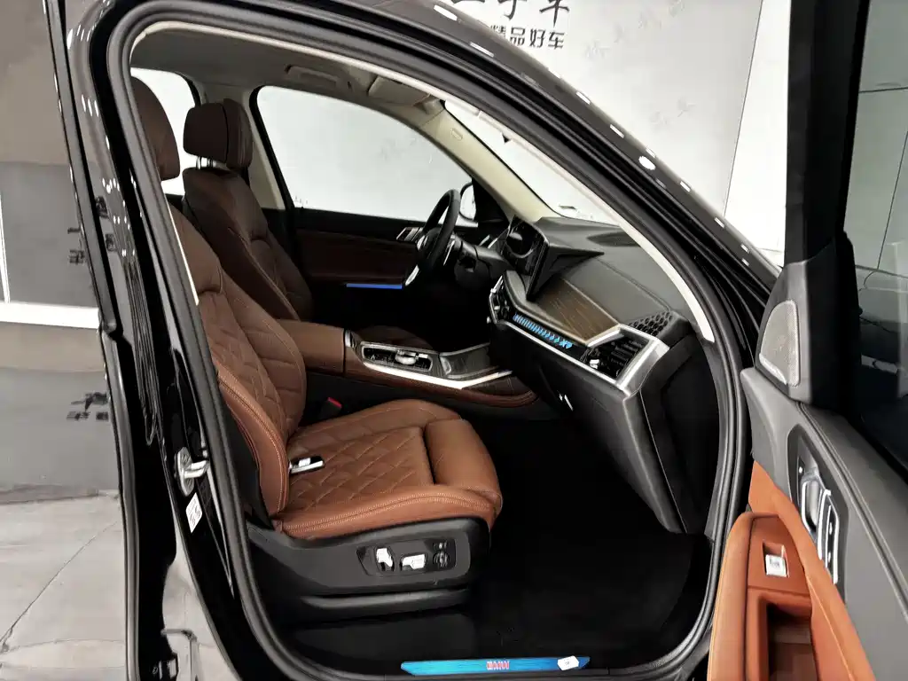 BMW BMW X7 xDrive40i Luxury Package 2023 - thumbnail 23