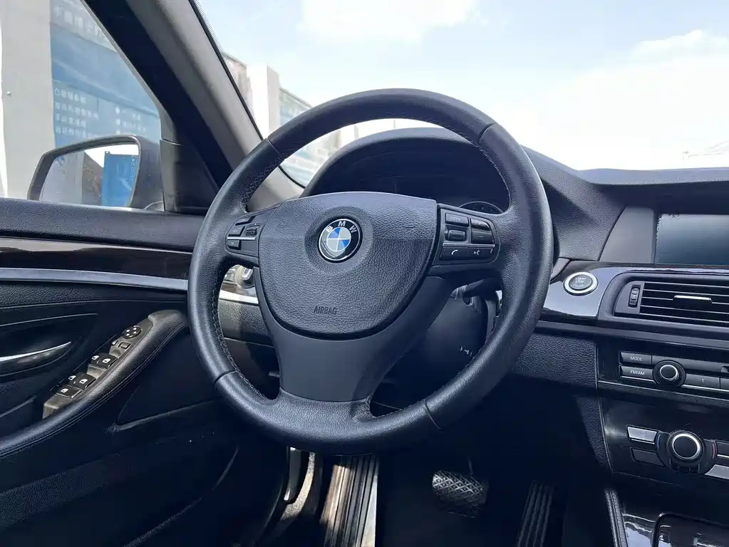 BMW BMW 5 Series 2012 523Li Luxury Model 2012 - thumbnail 12