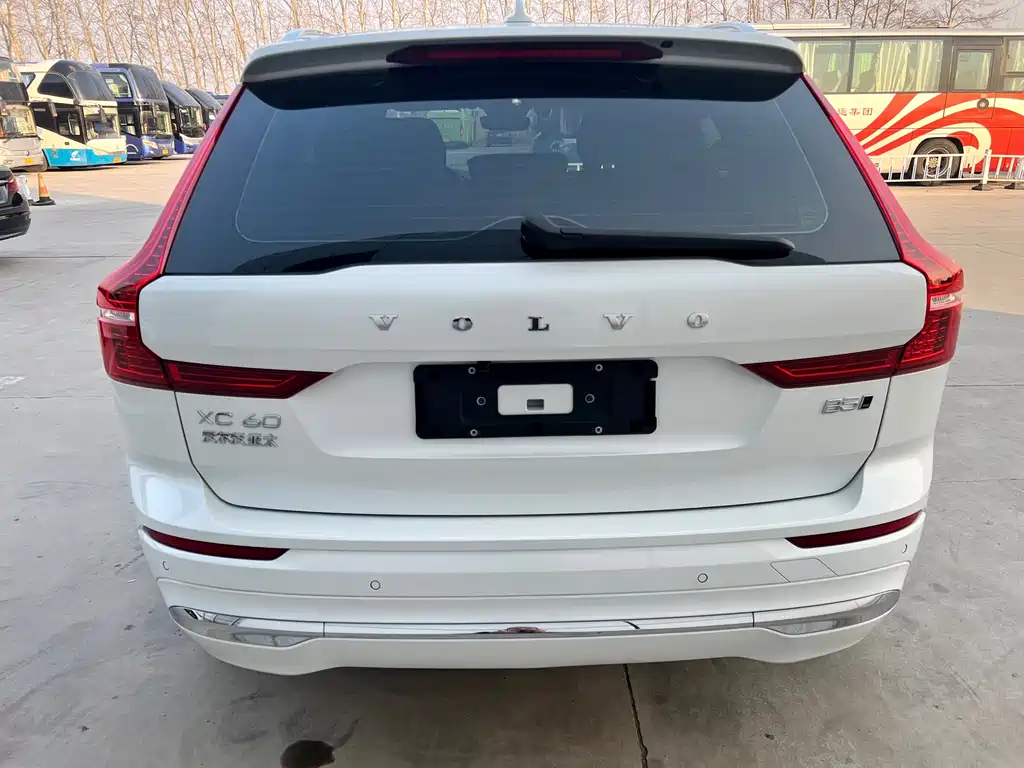 Volvo Volvo XC60 2023 B5 AWD Momentum Luxury Edition 2023 - thumbnail 15