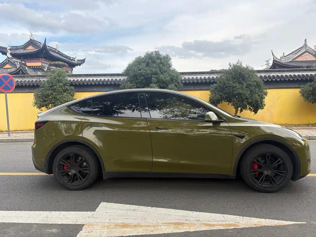 Tesla Model Y 2022 Rear-Wheel Drive 2023 - thumbnail 4