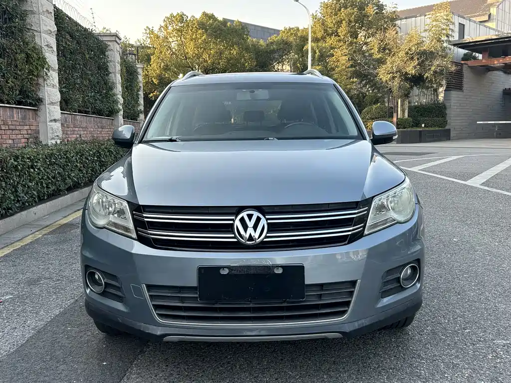 Volkswagen Tiguan 2012 1.8TSI Automatic AWD Elite Edition 2011 - thumbnail 2