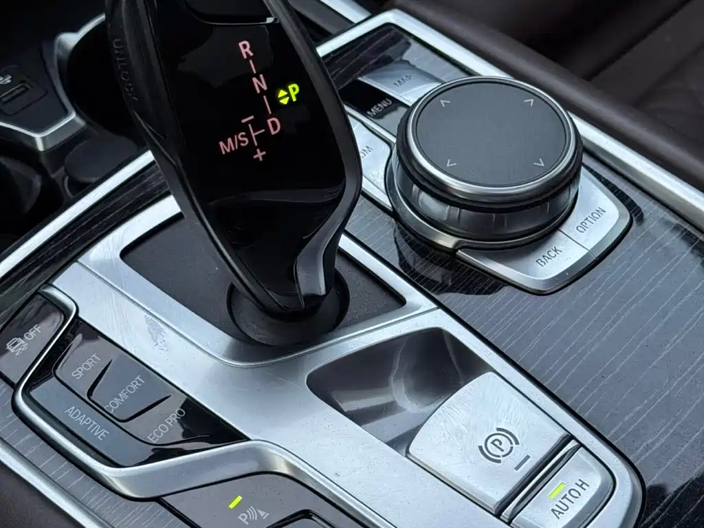 BMW BMW 7 Series 2019 740Li Leading Model Luxury Package 2019 - thumbnail 18