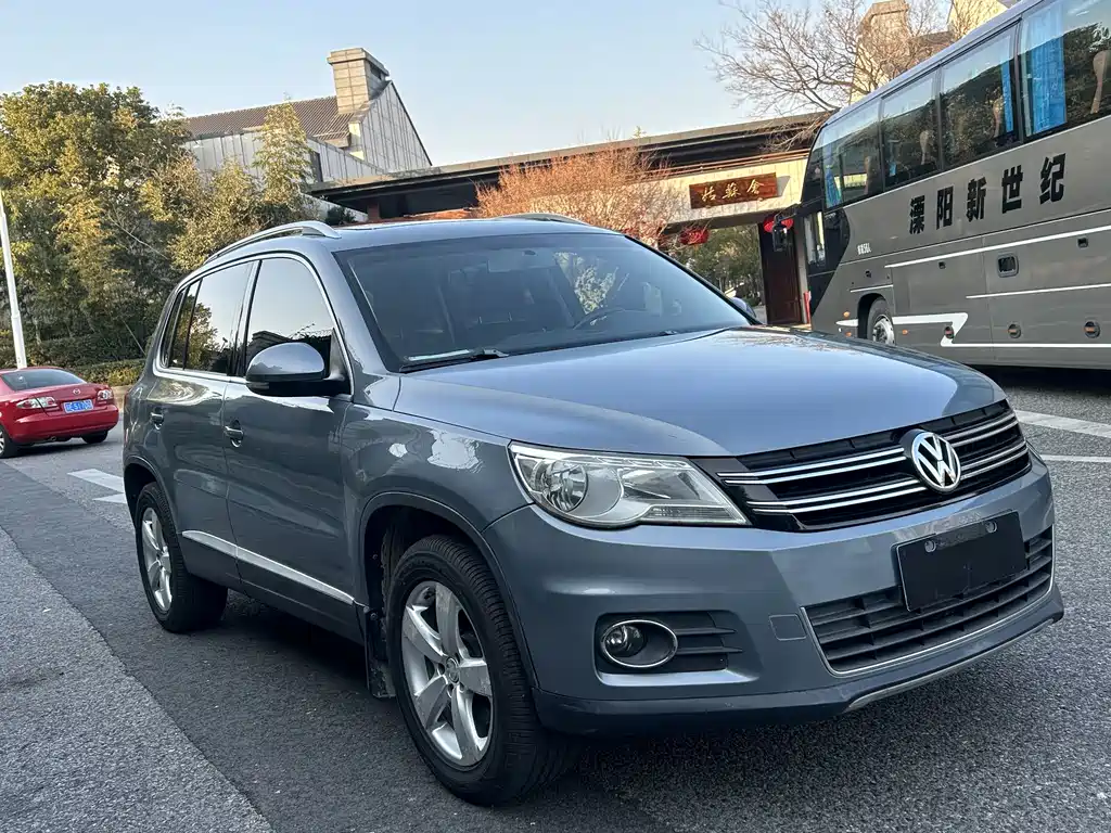 Volkswagen Tiguan 2012 1.8TSI Automatic AWD Elite Edition 2011 - thumbnail 3