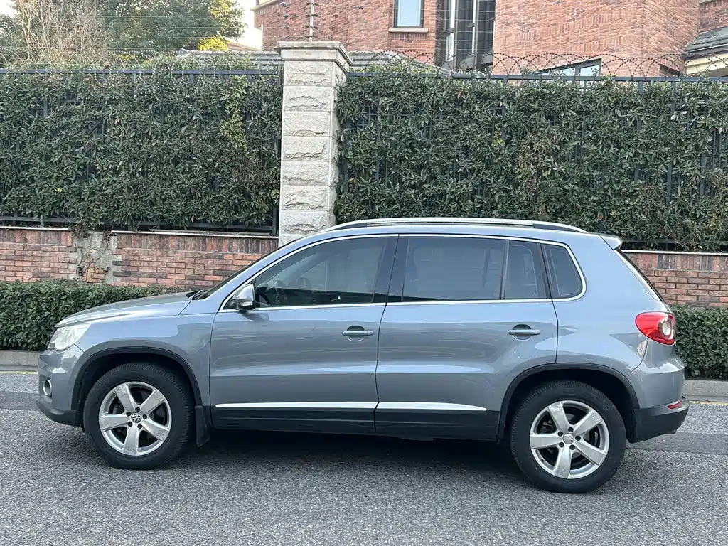 Volkswagen Tiguan 2012 1.8TSI Automatic AWD Elite Edition 2011 - thumbnail 4